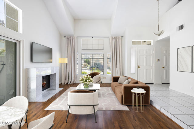 525 Myrtle Court, Oak Park CA: https://media.crmls.org/mediaz/bad7274f-f6a4-4473-9a8e-222bd27f7647.jpg