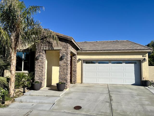 44152 Renoir Street, Indio CA: https://media.crmls.org/mediaz/bad7be05-c809-4390-bf88-5577a776ff32.jpg