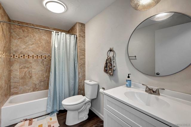 15755 Davis Cup Ln, Ramona CA: https://media.crmls.org/mediaz/bad7c123-3bcf-4829-b610-2264dbceb715.jpg