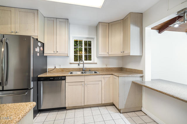 11215 Lull Street, Sun Valley CA: https://media.crmls.org/mediaz/bad81ebf-ac2c-41be-b712-2b6c977039f4.jpg