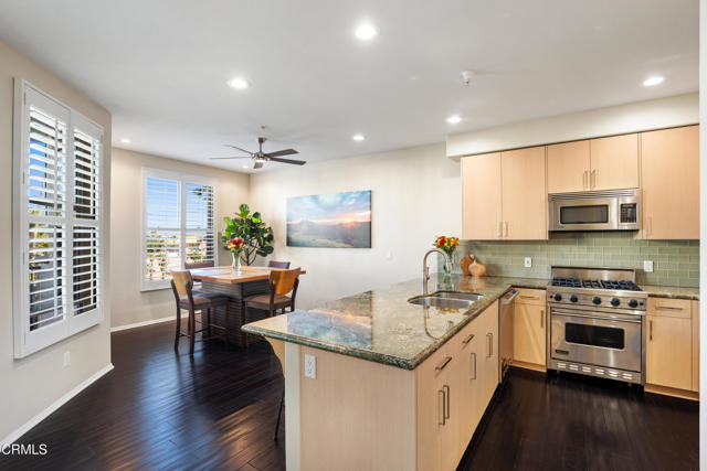 Detail Gallery Image 8 of 32 For 436 Poli St #404,  Ventura,  CA 93001 - 2 Beds | 2 Baths