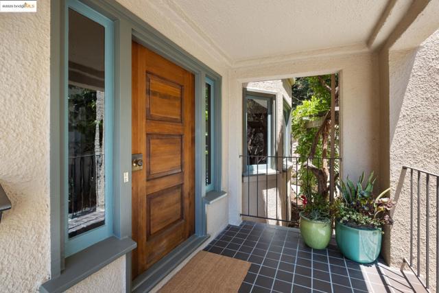 971 Santa Barbara Rd, Berkeley CA: https://media.crmls.org/mediaz/bad853f9-b097-4946-be3f-d956065b129c.jpg