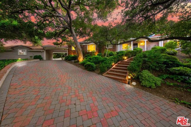 15650 Vandorf Place, Encino, California 91436, 4 Bedrooms Bedrooms, ,4 BathroomsBathrooms,Single Family Residence,For Sale,Vandorf,24414705