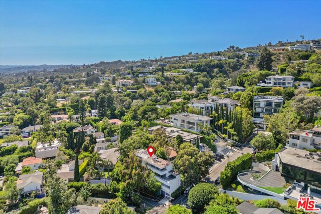 1237 Hilldale Avenue, West Hollywood CA: https://media.crmls.org/mediaz/bad91f03-04b1-43c7-bdf3-dda64d335512.jpg