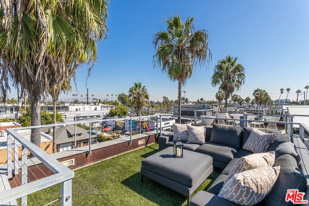 1212 Abbot Kinney Boulevard #1