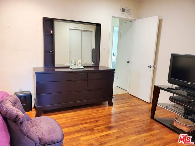 13207 Ruthelen Street, Gardena CA: https://media.crmls.org/mediaz/bad99fa1-4480-465c-8940-c591b44dcc59.jpg