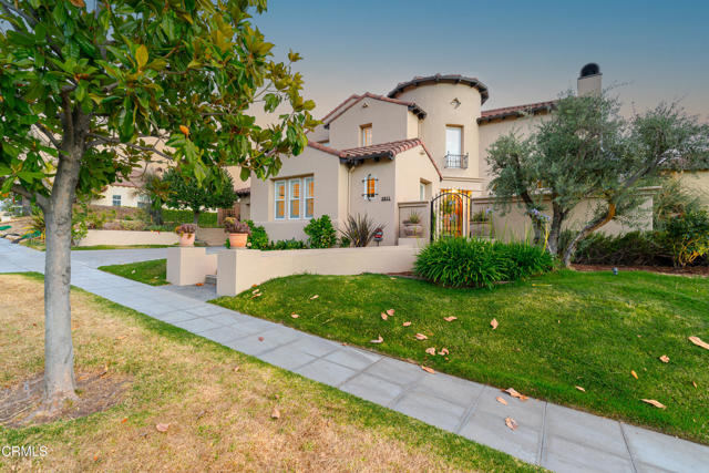 3911 Lilac Canyon Lane, Altadena CA: https://media.crmls.org/mediaz/bad9a197-7ba4-4350-a2b2-7c03d30d2acb.jpg