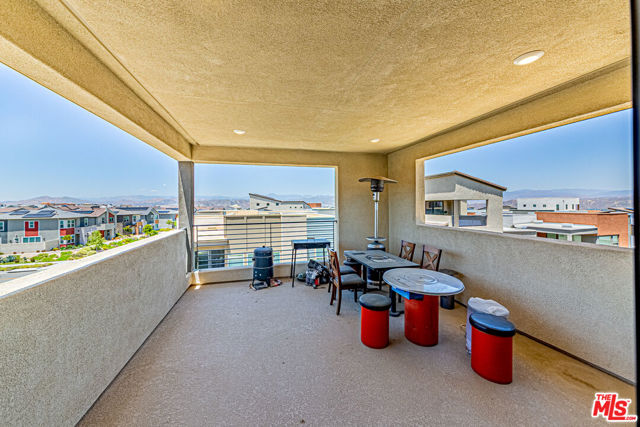 27457 Flycatcher Place, Valencia CA: https://media.crmls.org/mediaz/bada3030-1c53-4088-bc9d-35c580904cac.jpg