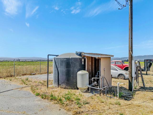 2718 Ferguson Road, Gilroy CA: https://media.crmls.org/mediaz/bada9940-5f9c-4507-995c-2f9c37e6fed2.jpg