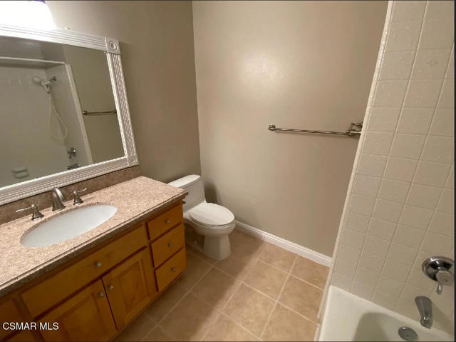 3432 Radcliffe Road, Thousand Oaks CA: https://media.crmls.org/mediaz/badaccbf-5249-4215-93c0-a6e90ba0b56c.jpg