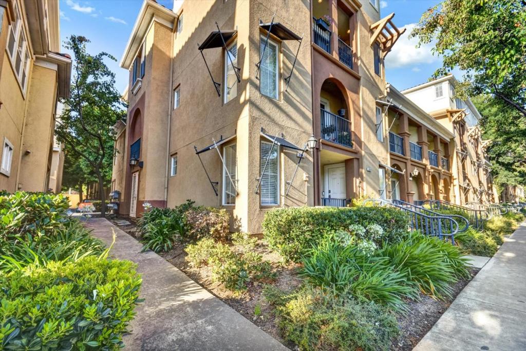 2043 Sonador Commons