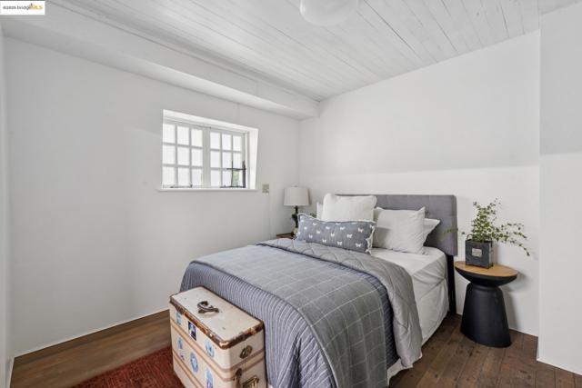 305 The Uplands, Berkeley CA: https://media.crmls.org/mediaz/badb3c3e-01ee-40f4-815a-b3b6fd338834.jpg