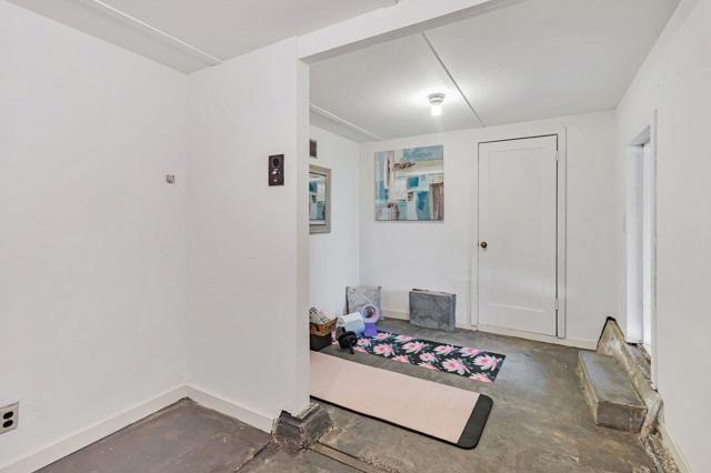 833 Alameda De Las Pulgas, Belmont CA: https://media.crmls.org/mediaz/badb777b-d4d6-4080-8c37-c687cf73894c.jpg