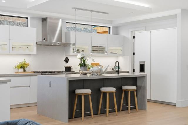 543 Tennyson Avenue, Palo Alto CA: https://media.crmls.org/mediaz/badbdcc0-e53e-4324-aede-d3af215084bc.jpg