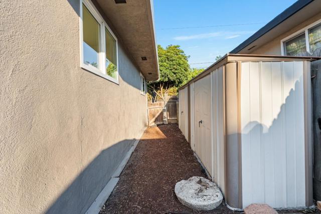 1150 Bonnie View Road, Hollister CA: https://media.crmls.org/mediaz/badc03af-b8b1-4848-b297-87a02da181d1.jpg