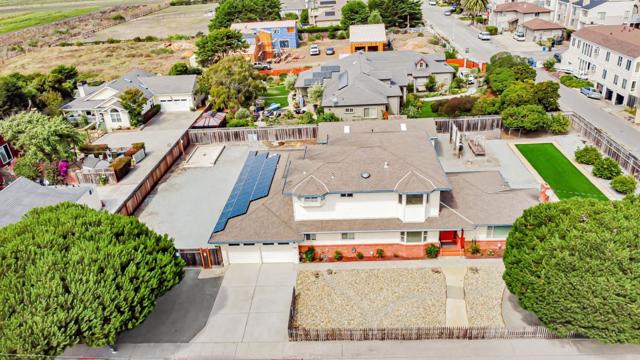 415 Kelly Avenue, Half Moon Bay CA: https://media.crmls.org/mediaz/badc0454-f47e-4c33-8c66-3abc20ce70ca.jpg