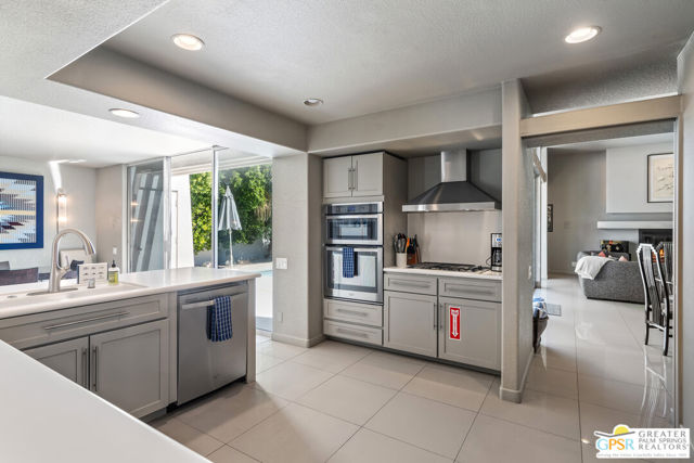 770 N Girasol Court, Palm Springs CA: https://media.crmls.org/mediaz/badc32f9-6d57-4301-a4c9-6dae1d7e871c.jpg