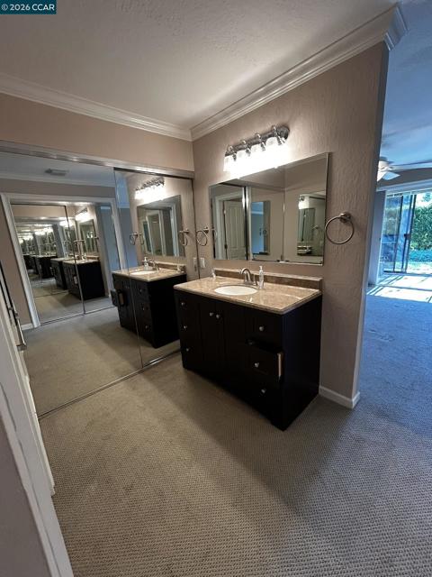 2055 Cactus Ct, Walnut Creek CA: https://media.crmls.org/mediaz/badc9258-737f-42e6-b998-8b288a4070ae.jpg