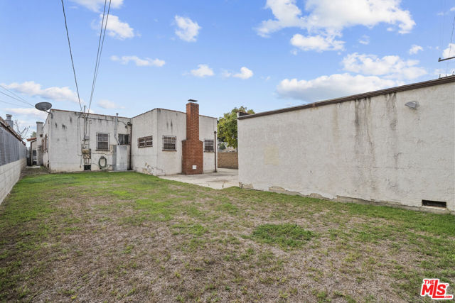 2729 W 79th Street, Inglewood CA: https://media.crmls.org/mediaz/badd0f65-902e-4727-a01e-f4708737d972.jpg