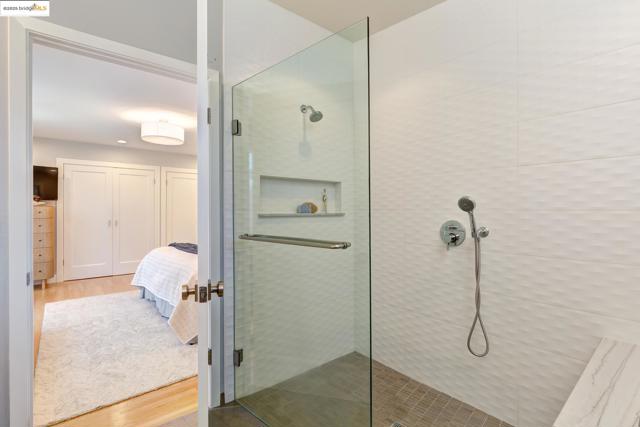 310 Pacific Ave, Piedmont CA: https://media.crmls.org/mediaz/badd95a3-1072-4303-8590-7c1bca35e550.jpg