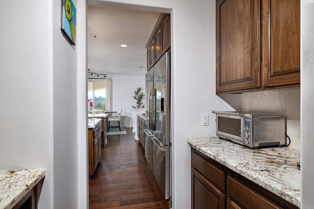 2869 Dos Lomas Place, Fallbrook CA: https://media.crmls.org/mediaz/badddd4d-1d95-46a7-a77a-7398aba6e6f5.jpg