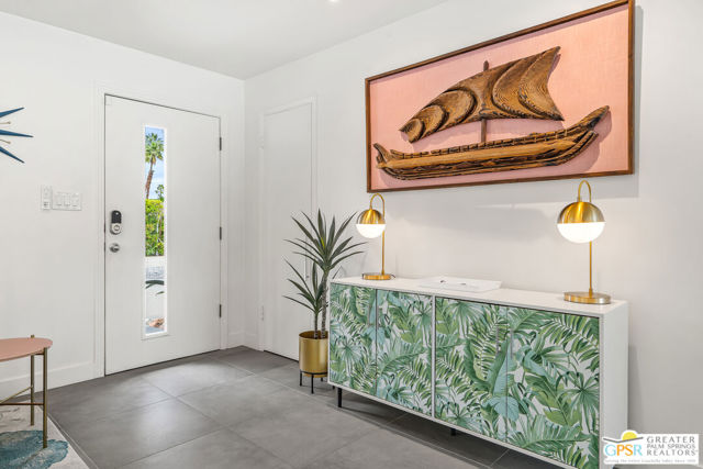 281 E Ocotillo Avenue, Palm Springs CA: https://media.crmls.org/mediaz/bade098f-63d6-41bf-8183-fdbd5b65e66e.jpg
