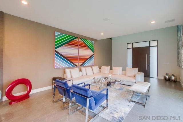 2885 Gate Three Place, Chula Vista CA: https://media.crmls.org/mediaz/bade1efc-6888-4622-bea0-998608de3c6a.jpg