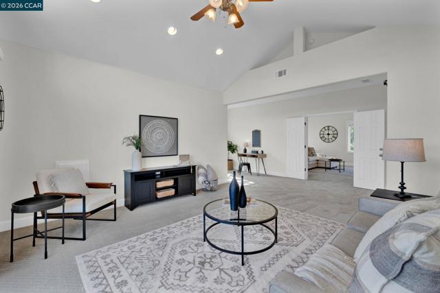 Image 46 of 53 For 367 Mt Washington Way