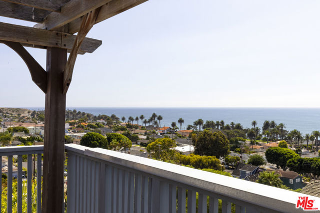 1230 Silvius Avenue, San Pedro CA: https://media.crmls.org/mediaz/bae009b6-dcc4-4358-adda-4d6c919ab936.jpg