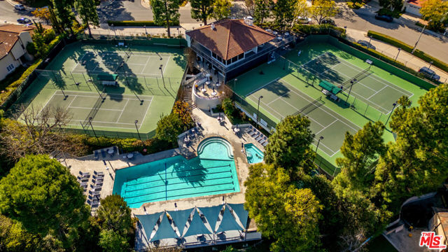 2771 Claray Drive, Los Angeles CA: https://media.crmls.org/mediaz/bae055fb-6be0-4a80-a64b-41cdc0f222f2.jpg