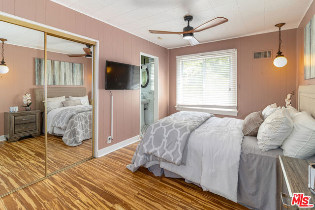 8966 Cadillac Avenue, Los Angeles CA: https://media.crmls.org/mediaz/bae0ac60-1dfe-46ad-a1ed-a2b6c2f258e5.jpg