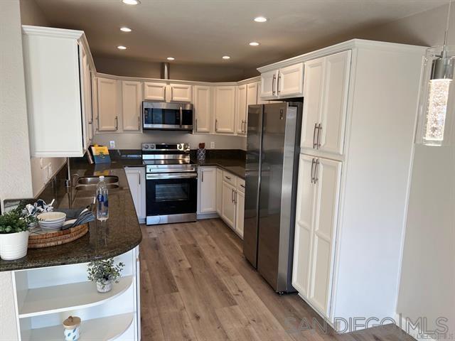 10325 Caminito Cuervo #204