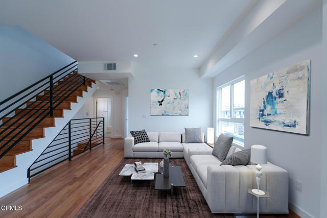 Detail Gallery Image 2 of 29 For 517 N Avenue 50, Los Angeles,  CA 90042 - 4 Beds | 3 Baths