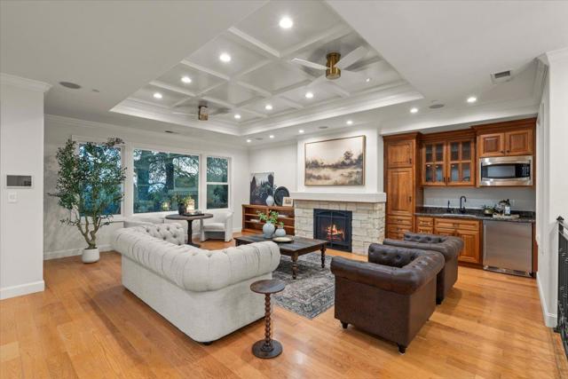 1750 Vista Del Sur, Gilroy CA: https://media.crmls.org/mediaz/bae1824d-af5e-4b1d-8ba9-40b2849d67ca.jpg