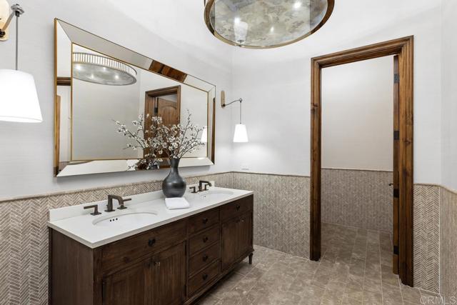 5015 Rancho Quinta Bend, San Diego CA: https://media.crmls.org/mediaz/bae18f58-88f1-47b1-8b25-971a0d86076e.jpg