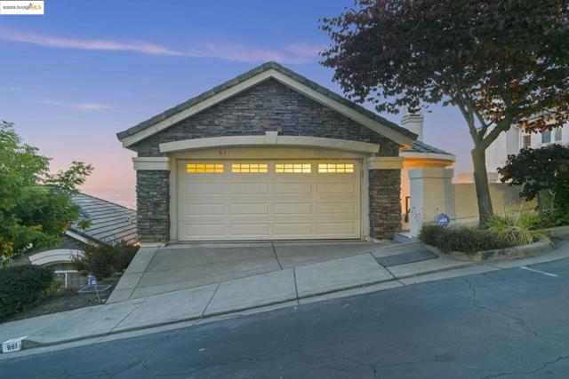 661 Via Rialto, Oakland CA: https://media.crmls.org/mediaz/bae1b406-f971-4085-bc82-a0063fd58556.jpg