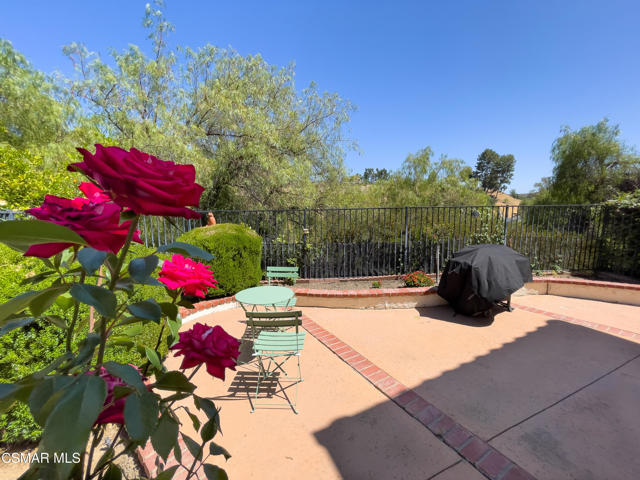 5964 Ruthwood Drive, Calabasas CA: https://media.crmls.org/mediaz/bae26e77-640d-4ec8-be64-bf7634ae8c8d.jpg
