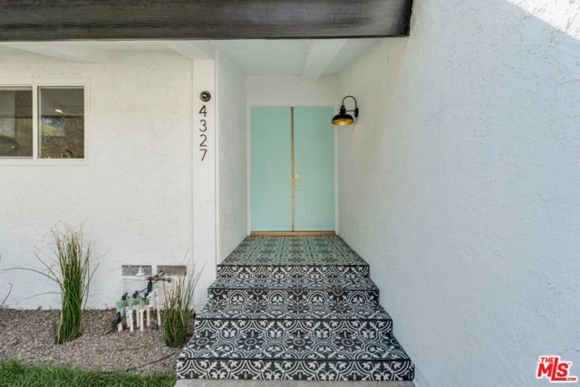4327 Cezanne Avenue photo 3