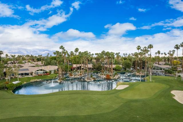 162 Lost River Drive, Palm Desert CA: https://media.crmls.org/mediaz/bae3e9b0-162e-4229-b131-ca121508d1dd.jpg