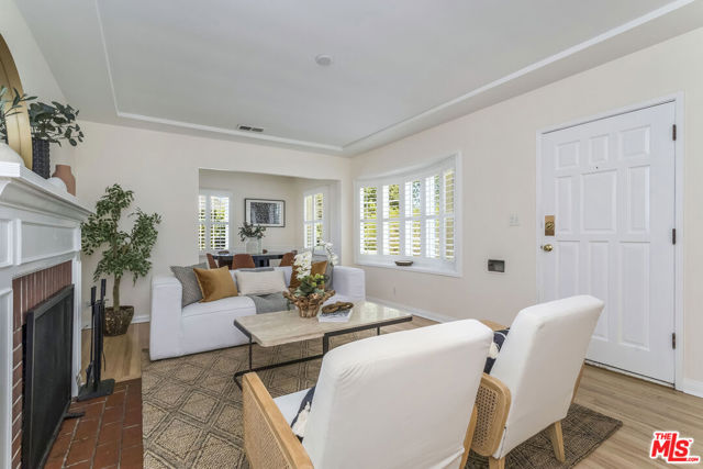 5967 Carpenter Avenue, Valley Village CA: https://media.crmls.org/mediaz/bae4eb66-ac4f-4a0d-9e09-961fd270c9c8.jpg