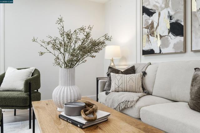 5182 La Corte Bonita, Concord CA: https://media.crmls.org/mediaz/bae558f1-e11a-4193-8844-52c3cde9e048.jpg