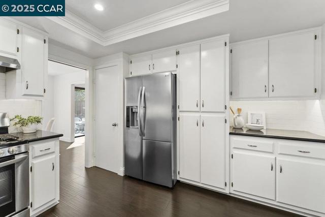 955 Camino Verde Cir, Walnut Creek CA: https://media.crmls.org/mediaz/bae5628f-fdef-4aa3-a0eb-03ae3620ae22.jpg