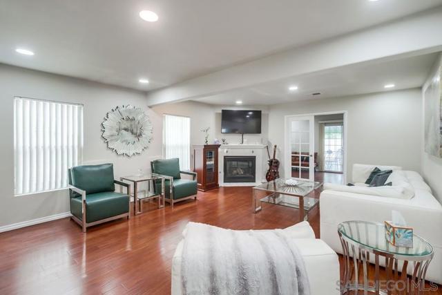 15380 Via La Gitano, Poway CA: https://media.crmls.org/mediaz/bae5c0cd-edb3-4fb0-88e2-e328e27acd4e.jpg