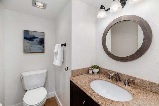 Detail Gallery Image 11 of 34 For 4094 Mahaila Ave #B,  San Diego,  CA 92122 - 3 Beds | 2/1 Baths