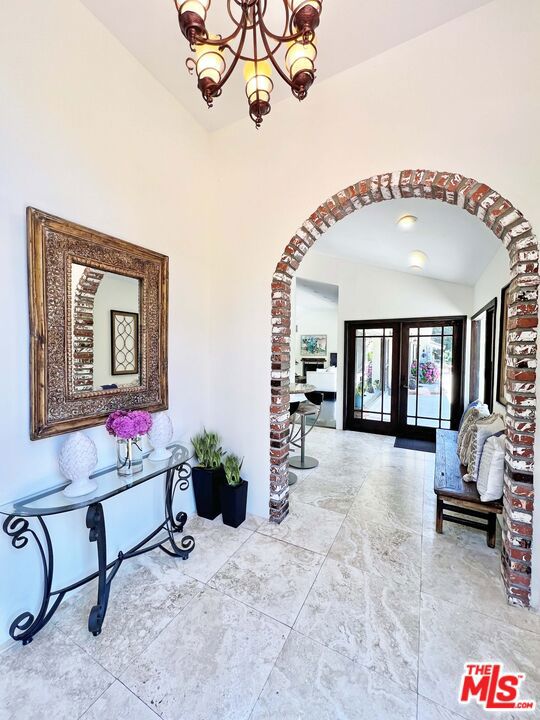 12751 Mulholland Drive, Beverly Hills CA: https://media.crmls.org/mediaz/bae684c6-9261-45b3-b759-c51e09944114.jpg