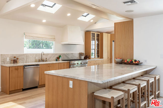 13035 Rose Avenue, Los Angeles CA: https://media.crmls.org/mediaz/bae71450-5a80-41d2-9624-83952eea3c0c.jpg