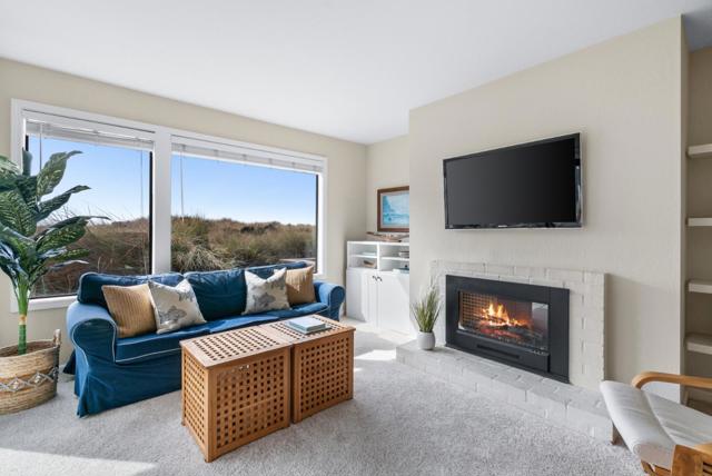 101 Shell Drive, Watsonville CA: https://media.crmls.org/mediaz/bae75534-2661-43f2-a0a0-9093007e9432.jpg