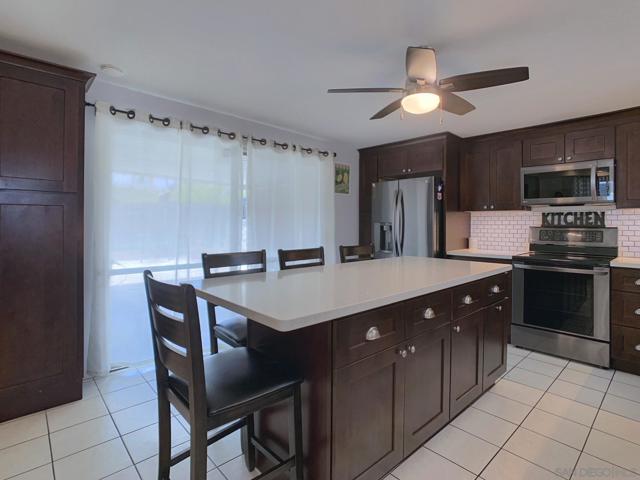 8644 Via Del Luz, El Cajon CA: https://media.crmls.org/mediaz/bae79957-c63e-4610-9fe4-d09a9a88ad01.jpg