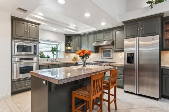 Detail Gallery Image 7 of 33 For 13426 the Sq, Poway,  CA 92064 - 2 Beds | 2 Baths