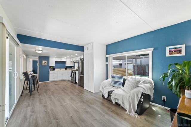 1515 Capalina Rd, San Marcos CA: https://media.crmls.org/mediaz/bae860ff-b7ff-4d34-985f-d3583304a233.jpg